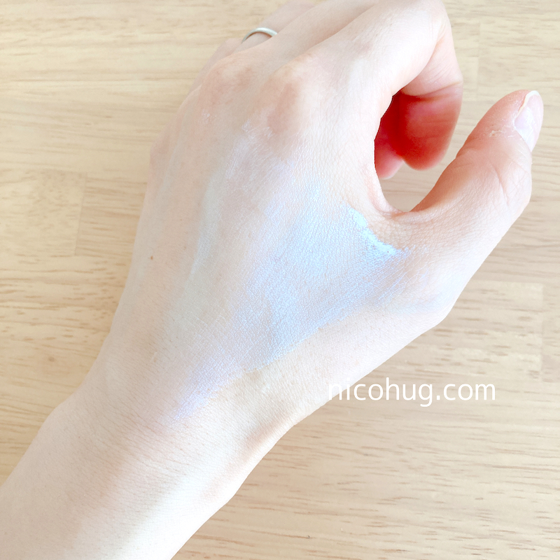 NOV(ノブ) UV シールドEXを手の甲に塗った画像